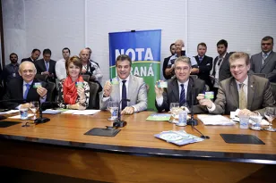 Governador Beto Richa lança o programa Nota Paraná, que incentiva o consumidor a pedir nota fiscal. Curitiba, 03/08/2015.Foto: Rogério Machado/ANPr