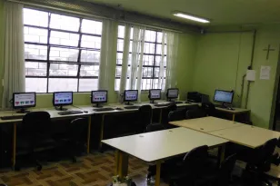 Empregados da Celepar fazem ação voluntária no Colégio Estadual Bom Pastor