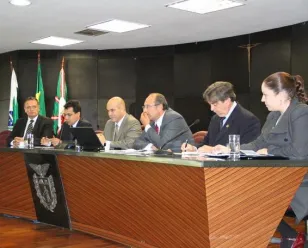 O diretor de Tecnologia da Informação, Danilo Scalet (primeiro da esq. para a dir.), representou a Celepar na apresentação do Portal da Transparência
