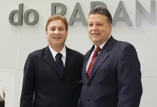 Jacson Carvalho Leite e Newton Tadeu Rocha, na foto, juntamente com Maria Teresa Uille Gomes, representam o Governo do Estado em Brasília   