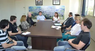 Reunião da prefeitura de Matelândia definiu os detalhes para a realização do curso de acesso à internet e redes sociais que acontece em setembro próximo