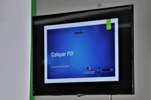 Licenciamento de veículo poderá ser pago por PIX