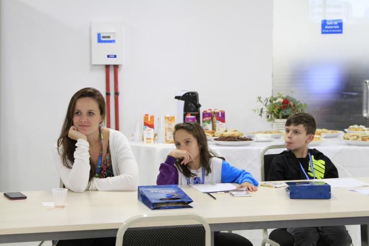 Dia das Crianças na Celepar é celebrado com oficina de desenho para pais e filhos