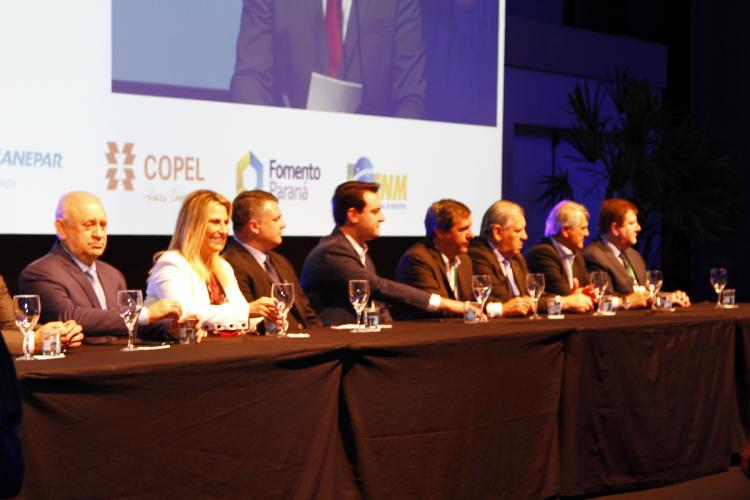 Celepar expõe soluções e serviços em evento da Associação dos Municípios do Paraná