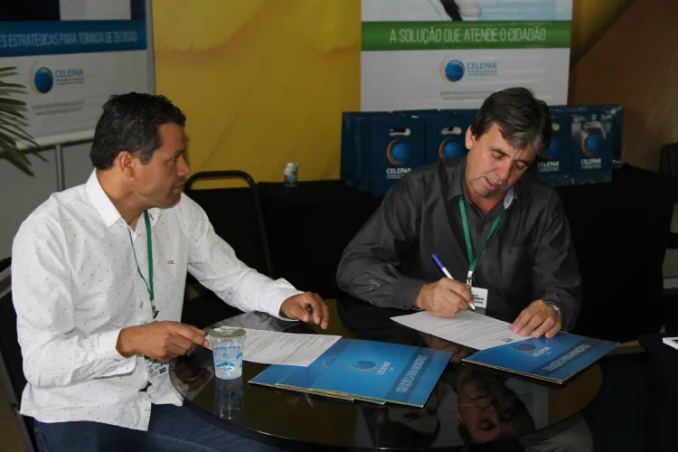 Celepar expõe soluções e serviços em evento da Associação dos Municípios do Paraná
