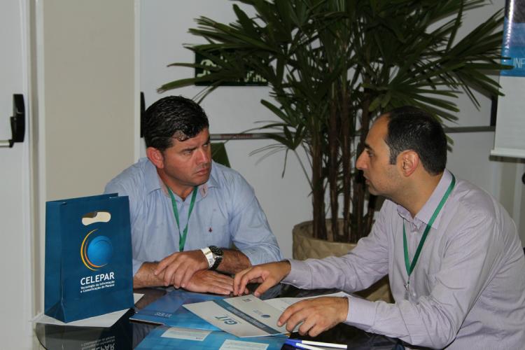 Celepar expõe soluções e serviços em evento da Associação dos Municípios do Paraná