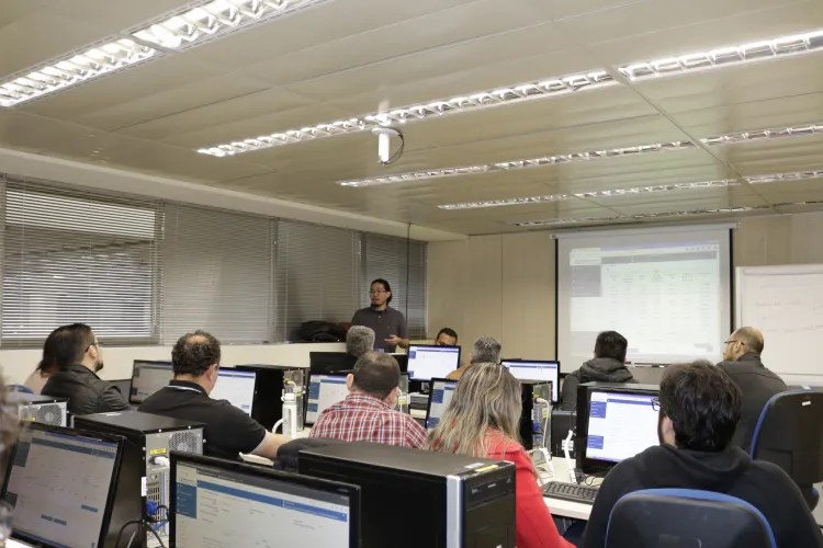 Sistema desenvolvido pela Celepar permite acompanhar cronograma de obras nas escolas