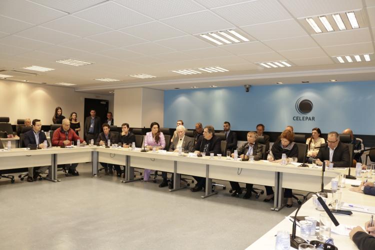 Governo do Estado debate políticas públicas em municípios na Celepar