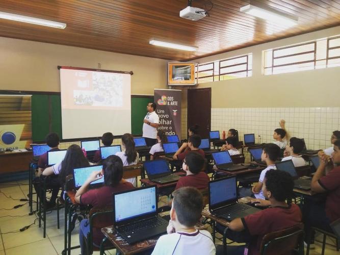 Celepar promove workshop envolvendo o projeto ODS & Arte para Escola em Foz do Iguaçu