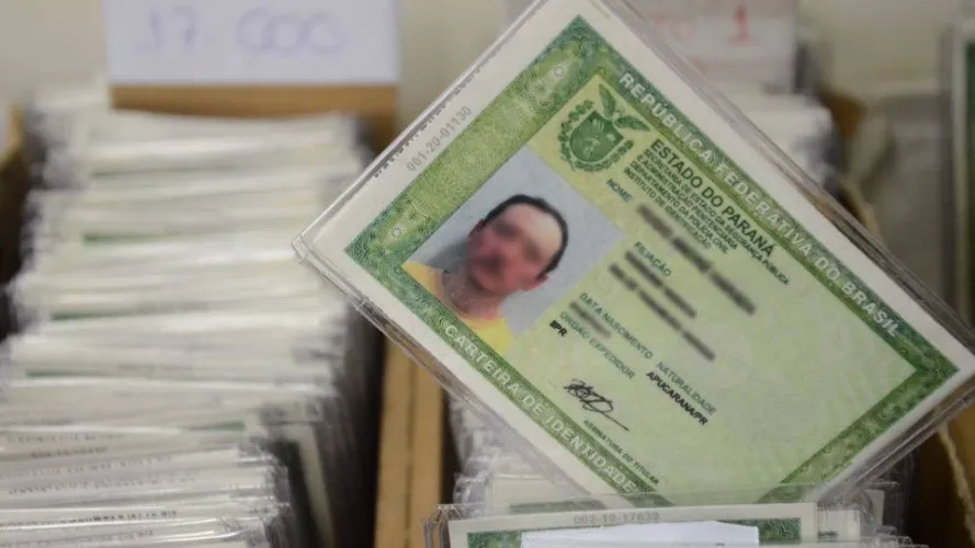 Carteira de identidade ganha novo modelo no Paraná
