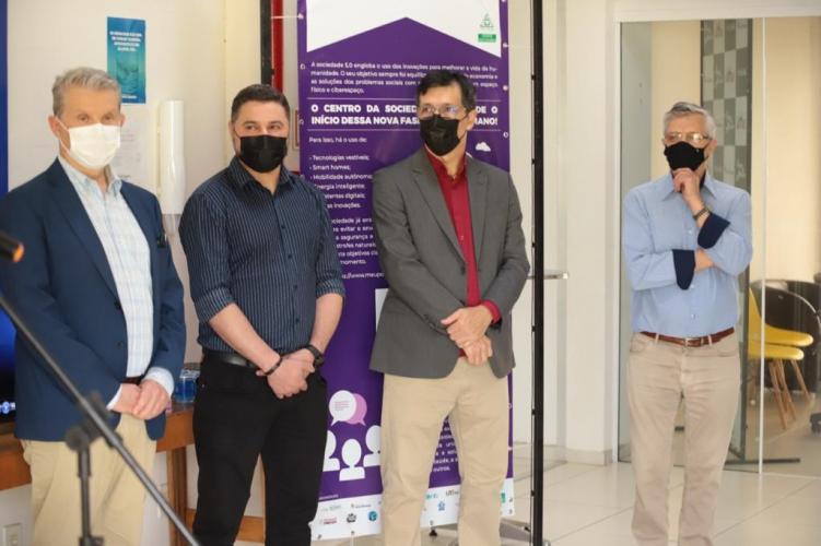 Celepar firma parceria tecnológica com prefeitura de Pato Branco