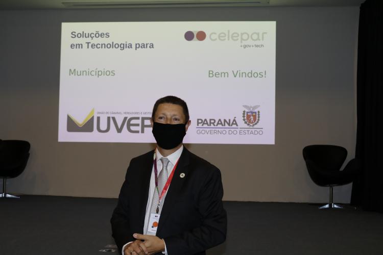 Vereadores de municípios paranaenses conhecem estrutura e soluções da Celepar