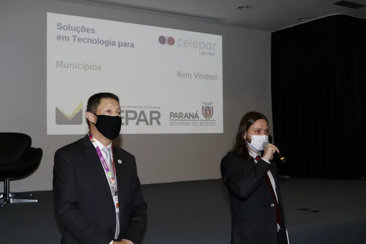 Vereadores de municípios paranaenses conhecem estrutura e soluções da Celepar