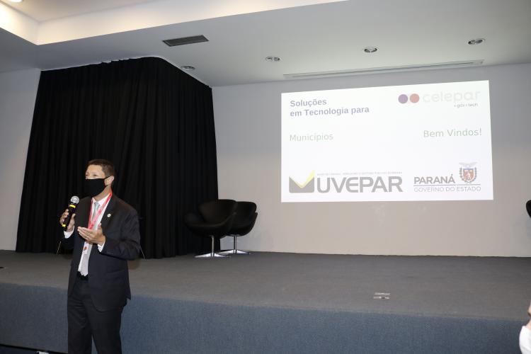 Vereadores de municípios paranaenses conhecem estrutura e soluções da Celepar