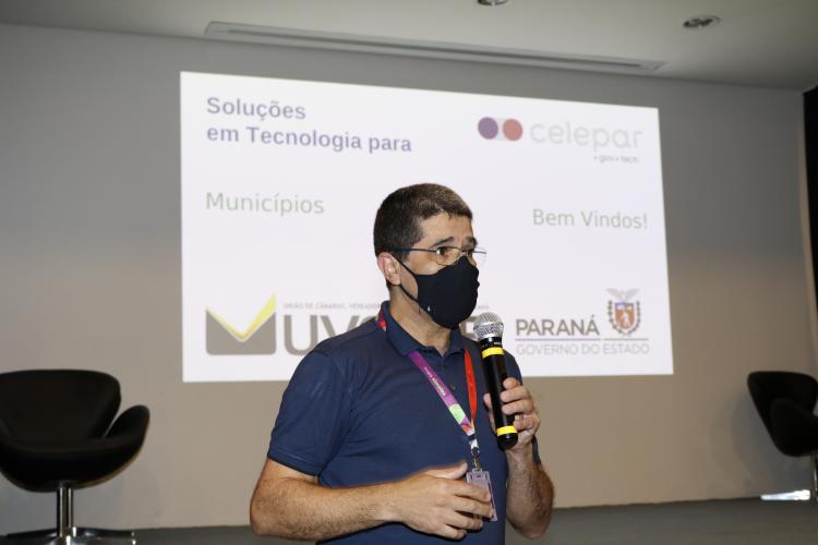 Vereadores de municípios paranaenses conhecem estrutura e soluções da Celepar