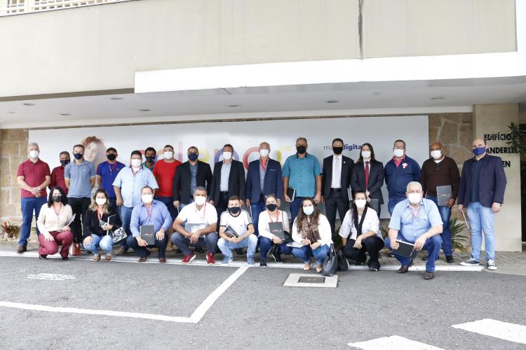 Vereadores de municípios paranaenses conhecem estrutura e soluções da Celepar