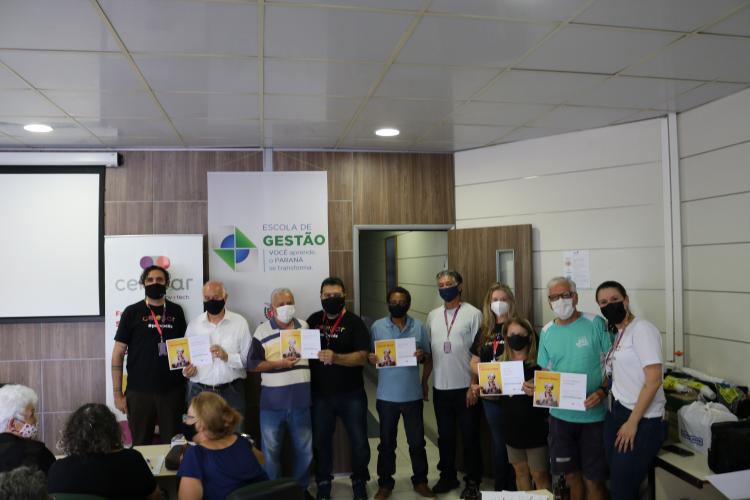 Curso básico de smartphone promovido pela Celepar promove a inclusão de 45 idosos no mundo digital