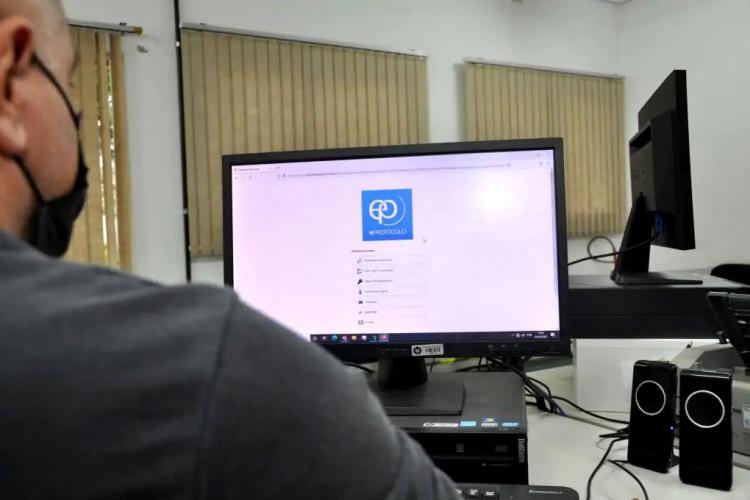 UEL adota sistema digital que moderniza registro e tramitação de documentos internos