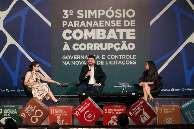 https://www.aen.pr.gov.br/Noticia/Gestao-por-resultados-e-parcerias-sao-destaques-do-3o-Simposio-Paranaense-contra-Corrupcao