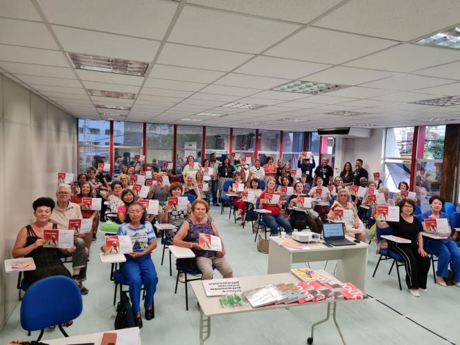 Curso de smartphone para idosos que ocorreu em fevereiro deste ano, em Curitiba.