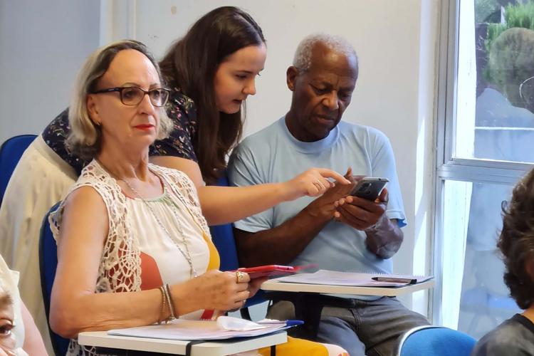 Estão abertas as inscrições para curso gratuito de internet segura para idosos