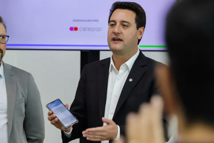 Curitiba, 25 de outubro de 2024 - Apresentação para o governador Carlos Massa Ratinho Junior do aplicativo Sou Paraná Conecta, destinado para servidores estaduais.