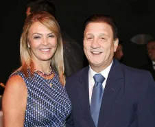 Governador Beto Richa e a Secretária da Família e Desenvolvimento Social, Fernanda Richa, participam da cerimo?nia de posse da nova diretoria da Associac?a?o Comercial do Parana? - Foto: Rogério Machado/SECS