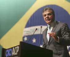 Governador Beto Richa e a Secretária da Família e Desenvolvimento Social, Fernanda Richa, participam da cerimo?nia de posse da nova diretoria da Associac?a?o Comercial do Parana? - Foto: Rogério Machado/SECS
