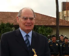 O diretor administrativo-financeiro da Companhia de Informática do Paraná - Celepar, Lucio Alberto Hansel, recebe a Medalha Coronel Sarmento, em Curitiba - Data: 16/05/2011