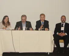 Beatriz Lanza, analista da Celepar; Rodrigo Assumpção, presidente da Dataprev; Jacson Carvalho Leite, presidente da Celepar e Antonio Sérgio Cargiano, assessor da presidência do Instituto de Tecnologia da Informação (ITI)