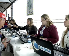 A Celepar, mais uma vez, respondeu por toda a infraestrutura lógica e elétrica do evento, além de prestar o atendimento técnico durante os dois dias do Mutirão da Cidadania. Dentro do programa de inclusão digital, a companhia colocou à disposição da comunidade 10 computadores para o acesso à internet e às redes sociais