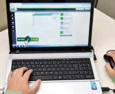 O sistema Detran Fácil, plataforma de serviços online do Departamento de Trânsito do Paraná, alcançou ao final de outubro a marca de 3 milhões de serviços realizados pela internet, TV Digital e terminais de autoatendimento.Foto: DetranPR