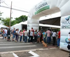 Feira de serviços gratuitos está instalada até este sábado e domingo (22e 23), na Praça da Bíblia em Foz. 22-11-2014 Foto: Levy Ferreira SERC