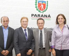 Diretor Geral da Secretaria de Estado da Saúde (SESA), Sezifredo Paz; presidente da Celepar, Jacson Carvalho Leite; secretário da Justiça, Cidadania e Direitos Humanos (SEJU), Leonildo Grota e a procuradora de Justiça Maria Teresa Uille Gomes