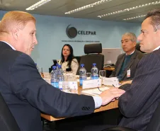 A Assembleia Geral dos Acionistas foi presidida pelo procurador-geral do Estado, Ubirajara Gasparin (dir). O presidente Jacson Carvalho Leite (esq) participou da reunião dos acionistas