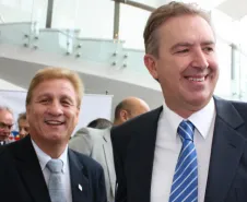 O presidente da Celepar, Jacson Carvalho Leite e o prefeito de Curitiba, Luciano Ducci na cerimônia de reabertura do Palácio Iguaçu