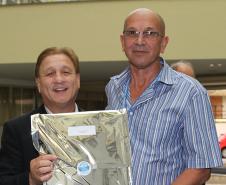 Roberto de Lima homenageado pelos seus 35 anos de serviços prestados na Celepar.