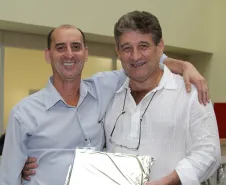 Julio Cesar Pires Correa homenageado pelos seus 40 anos de serviços prestados na Celepar 