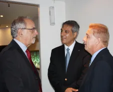 A partir da esq. o secretário Executivo, René Lapyda (Prodesp/SP), o secretário de Infraestrutura e Logísitca, de acordo com seu titular, José Richa Filho e o diretor-presidente da Celepar, Jacson Carvalho Leite atual presidente do Conselho Fiscal da diretoria da Associação Brasileira de Entidades Estaduais de Tecnologia da Informação e Comunicação (Abep)