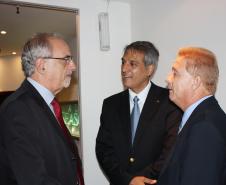 A partir da esq. o secretário Executivo, René Lapyda (Prodesp/SP), o secretário de Infraestrutura e Logísitca, de acordo com seu titular, José Richa Filho e o diretor-presidente da Celepar, Jacson Carvalho Leite atual presidente do Conselho Fiscal da diretoria da Associação Brasileira de Entidades Estaduais de Tecnologia da Informação e Comunicação (Abep)