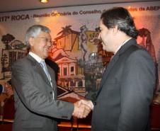 A esq. Cassio Taniguchi e Joaquim José Fernandes da Costa Junior