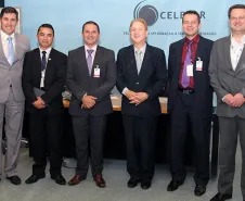 Tenente Mário Sérgio Garcez da Silva, capitão Mizael Márcio Ferreira Borges, coronel Edmilson de Marcos, presidente da Celepar, Jacson Carvalho Leite; major Antônio Hiller Lino e o chefe de gabinete da Celepar, Mauro Sorgenfrei