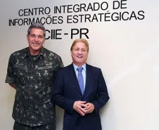 chefe do Departamento-Geral do Pessoal do Exército Brasileiro, general de Exército Francisco Carlos Modesto e o presidente Jacson Carvalho Leite