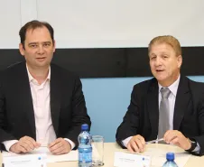 Secretário para Asssuntos Estratégicos, Edson Casagrande, ao lado do presidene Jacson Carvalho Leite, assume a presidência do Conselho de Adminsitração da Celepar