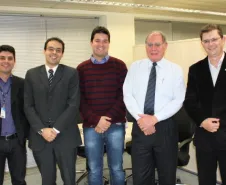 Celepar,  vereador Guto Silva, Lucio Alberto Hansel, diretor
administrativo-financeiro  da Celepar e  Joailson Agostinho, consultor do Sebrae  - Data: 18/05/2011
