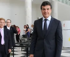 Frente: governador Beto Richa. Fundo: presidente da Celepar, Jacson Leite e deputado estadual, Jonas Guimarães.