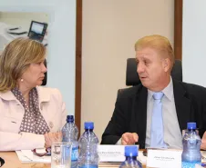 Reunião do Conselho de Administração da Celepar: secretária para Assuntos Estratégicos, Clecy Amadori e o presidente Jacson Carvalho Leite
