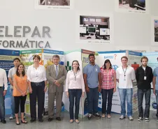 Integrantes da equipe envolvida no desenvolvimento do Portal de Transparência para os Municípios acompanhados do diretor José Juracy Macedo
