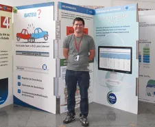 Integrante da equipe responsável pelo desenvolvimento do Portal de Transparência para os Municípios, Jocimar Gomes da Luz. Os empregados Eduardo Iwersen e Danilo Akiyoshi Loureiro não puderam comparecer à foto, mas fazem parte da equipe