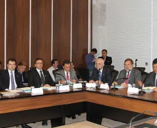 O presidente da Celepar, Jacson Carvalho Leite participa da reunião do governador Beto Richa com a equipe de governo, no Gabinete de Gestão de Informações, no Palácio Iguaçú